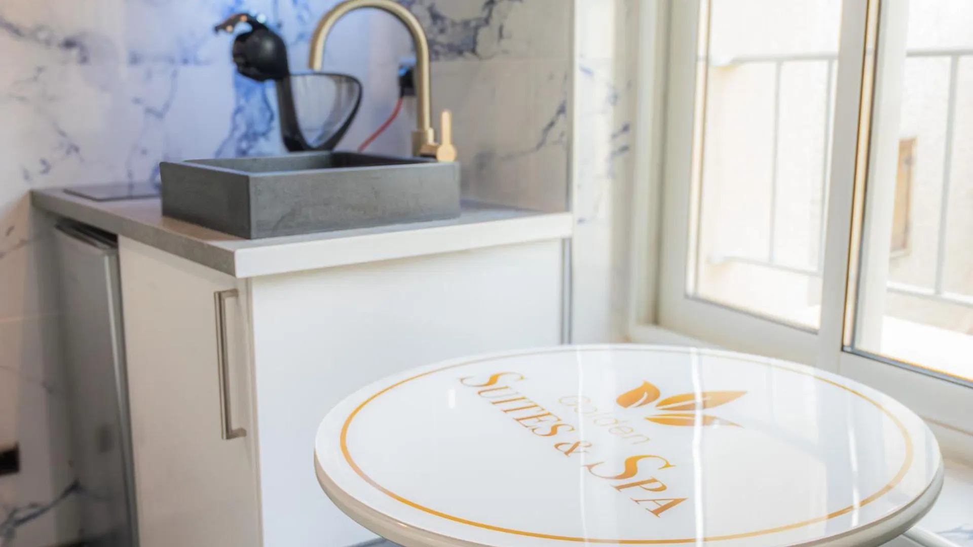 Le Saphir Spa & Jacuzzi Manosque 0*,